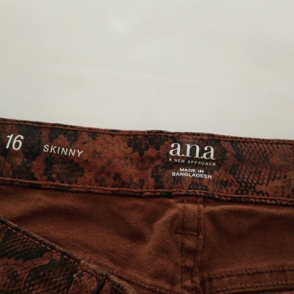 Ana Brown Snake Skinny Pants - Picture 5 of 7